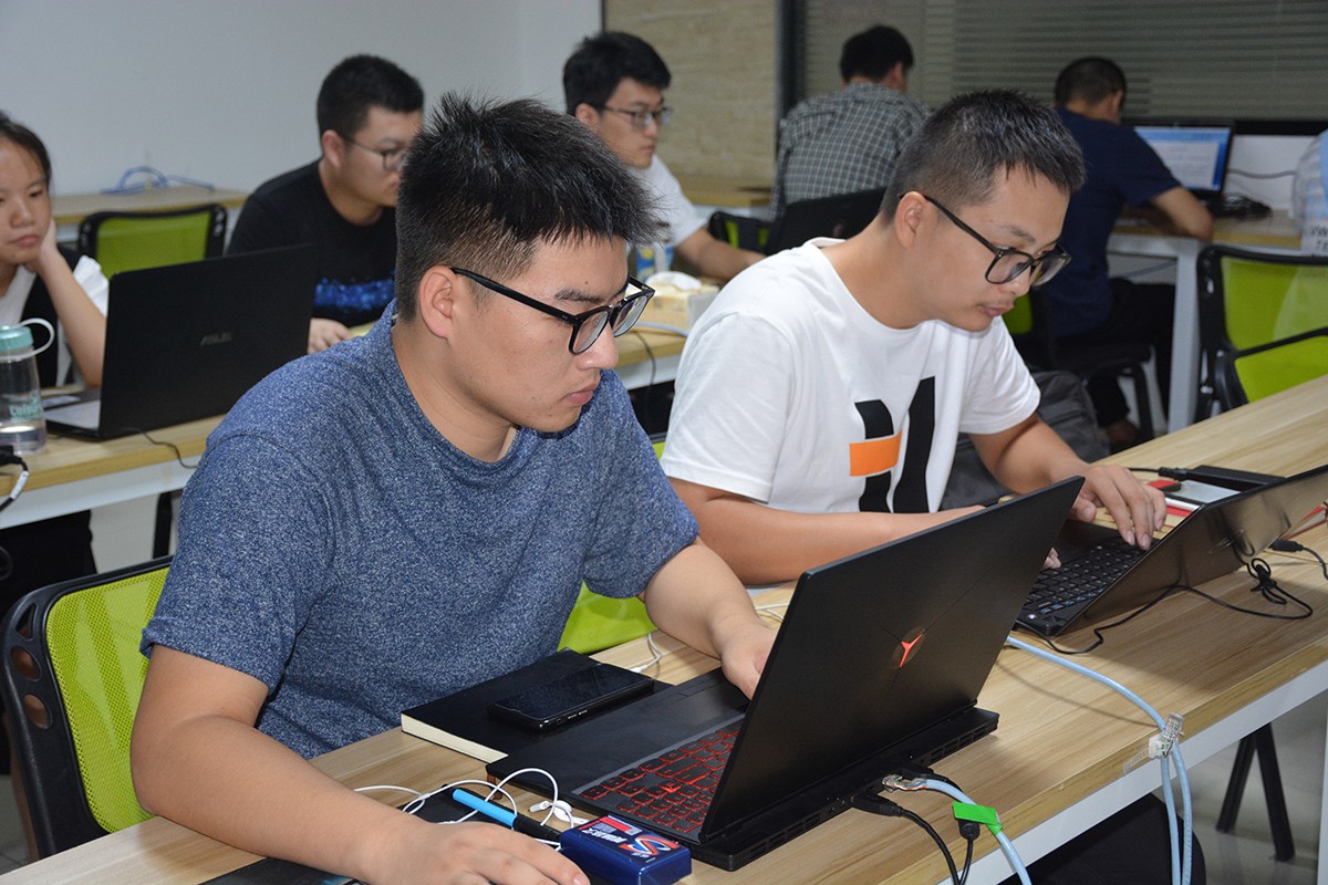 南通Web前端培訓(xùn) 常用HTML5網(wǎng)頁制作軟件與設(shè)計(jì)制作實(shí)踐